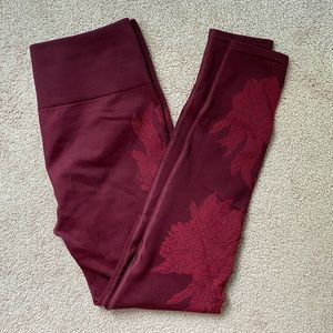 FABLETICS - Fabletics Seamless Floral Rosette Legging
